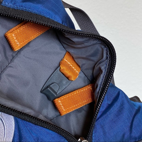 THE NORTH FACE • “Thresher” Hydration Pack - Picture 11 of 16